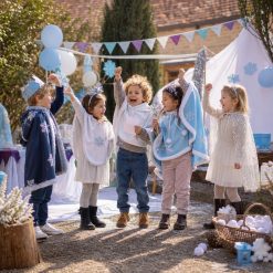 Blije kinderen hebben de schat gevonden bij de Winter Speurtocht
