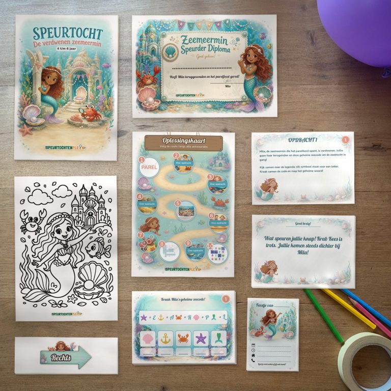 Alle onderdelen van de Zeemeermin Speurtocht op tafel: voorblad, diploma, oplossingskaart, kleurplaat, opdrachtkaarten, speluitleg, uitnodigingen en pijlen